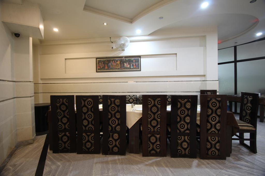 Fabexpress Alpine Agra (Uttar Pradesh) Exterior foto