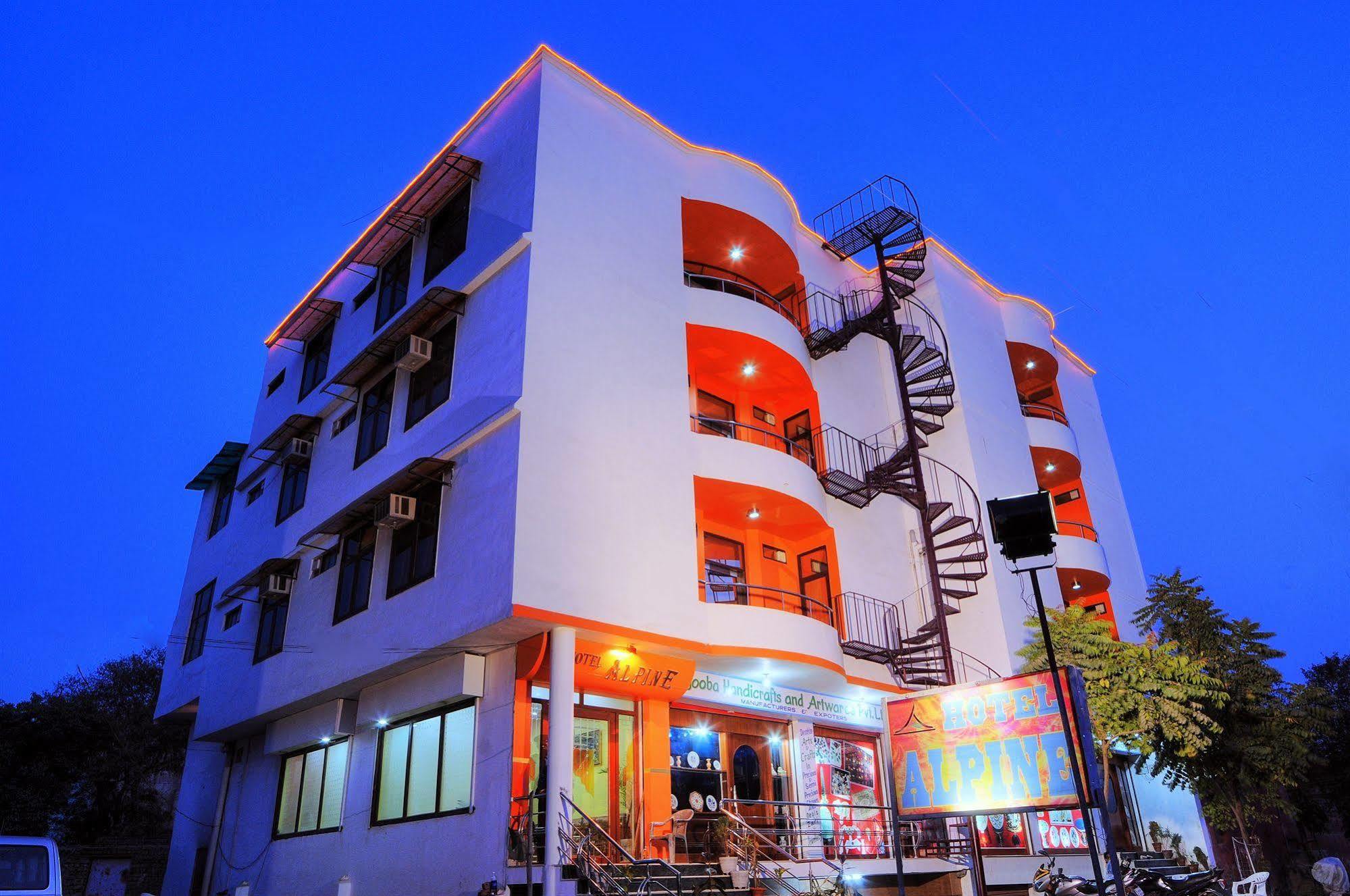 Fabexpress Alpine Agra (Uttar Pradesh) Exterior foto